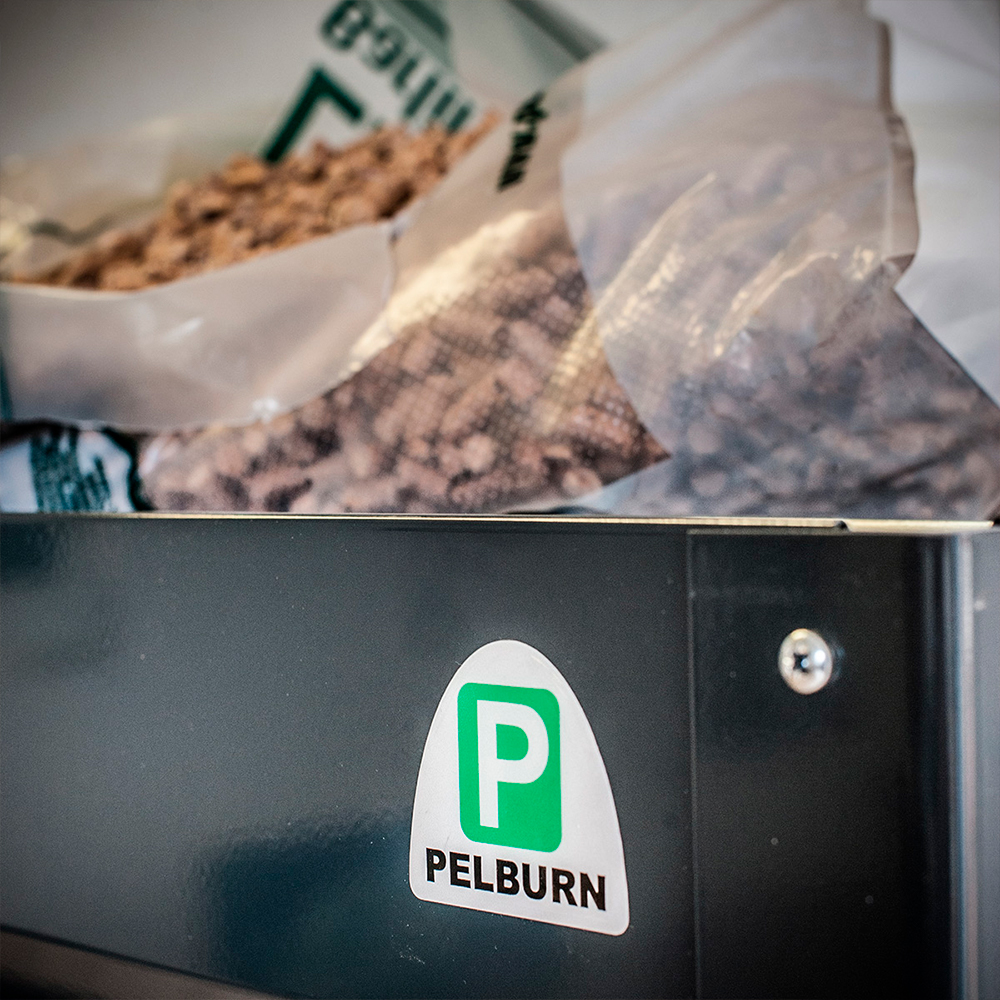 Pelburn træpillefyr produceret af JP Maskinfabrik